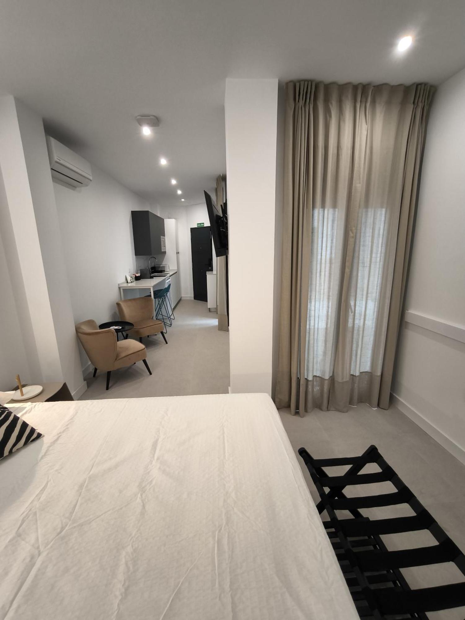 Aparthotel Capuchinos 31 Málaga Esterno foto